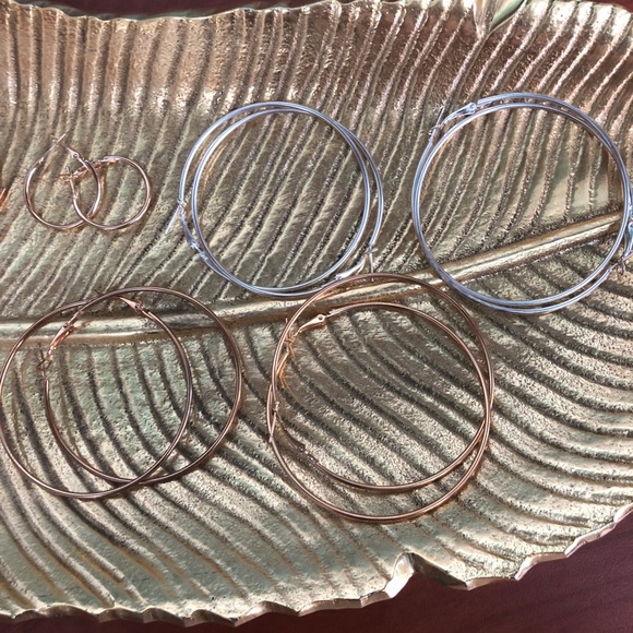 Multi Size Hoop Earrings - Picture 3 of 4